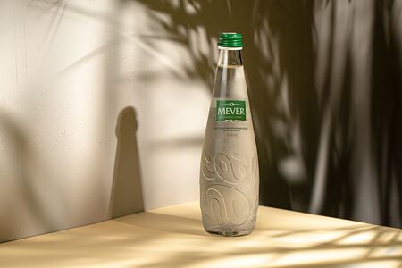 Минеральная вода с газом Mever