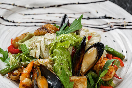 Салат с морепродуктами