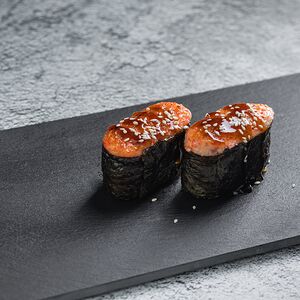 Запеченные суши с лососем