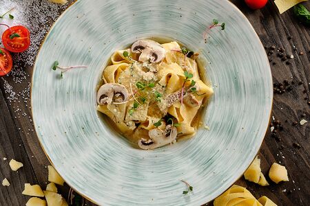 Паппарделле с телятиной и грибами