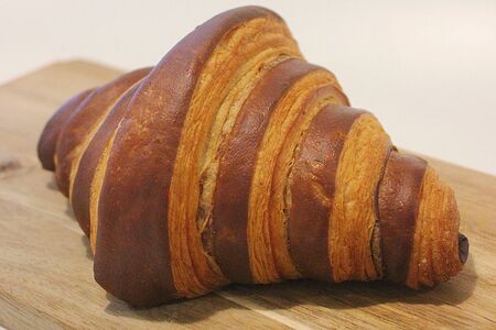 Круассан с шоколадом