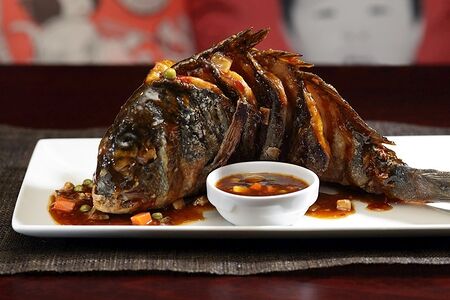 Хрустящая дорадо целиком