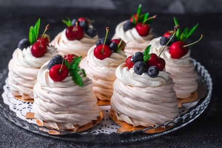 Десерт Анна-Павлова