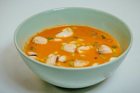 Суп Том Ям с лососем