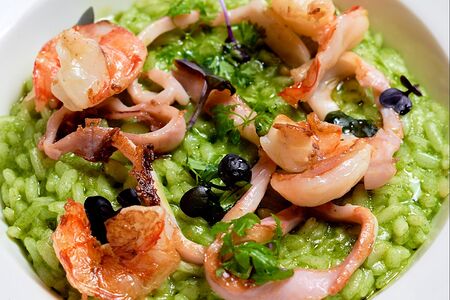 Зелёное ризотто с морепродуктами