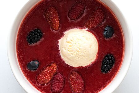 Ягодный суп с сорбетом