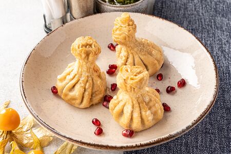 Хинкали жареные с бараниной и говядиной