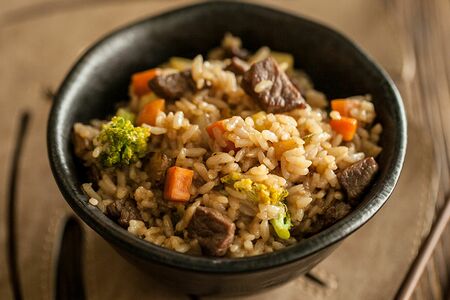 Вок Рис с говядиной и овощами