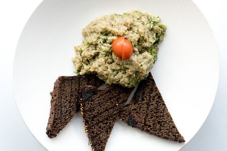 Зеленая икра из баклажанов