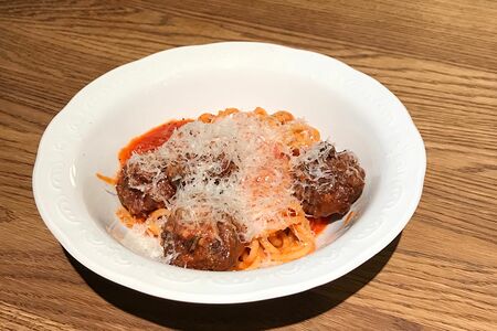 Паста с мясными шариками