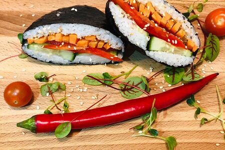 Онигирадзу с овощами