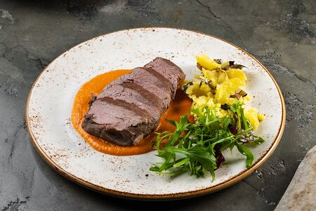 Говяжья вырезка в кавказских специях с муссом из печеного перца