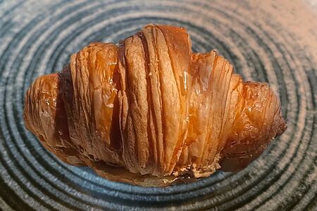 Круассан с начинкой на выбор