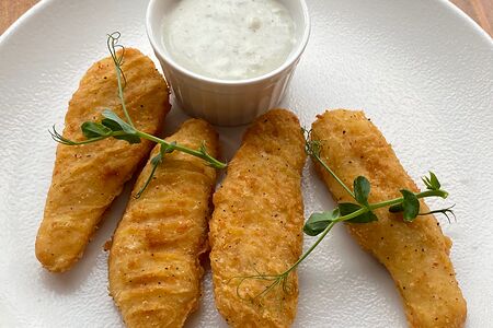 Куриные стрипсы с соусом Блю чиз