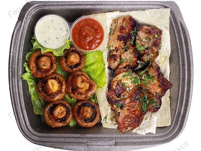 Шейка свинины на углях (гарнир3) 200/130/30/30 г