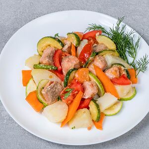 Кета с овощами