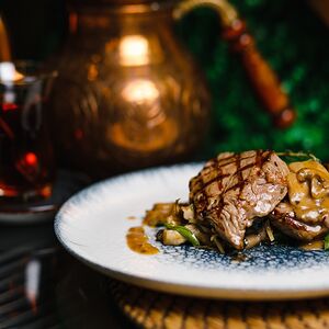 Стейк Бон-филе с грибами (Mantarli Bonfile Steak)