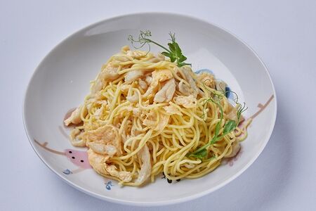 Яичная лапша с курицей