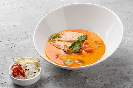 Том ям с курицей