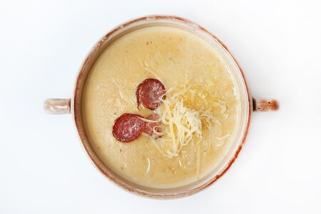 Сырный крем-суп с копчеными колбасками