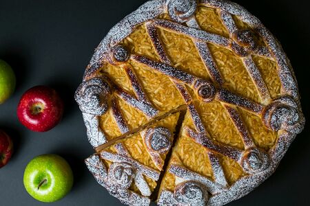 Пирог с яблоком
