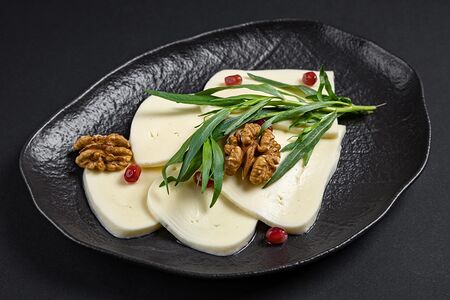 Сулугуни молочный