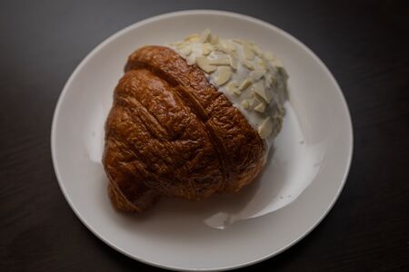 Круассан Миндаль