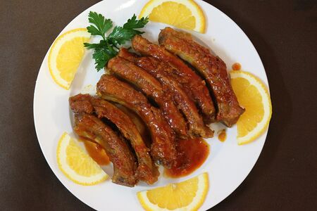 Салат из свиных ребрышек