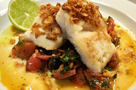 Филе трески с томатным соусом