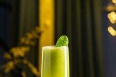 Смузи алоэ-огурец-крыжовник