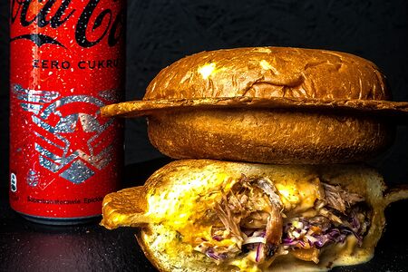 НЛО-бургер с рваной говядиной