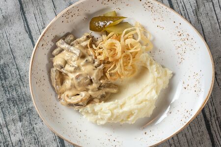 Бефстроганов