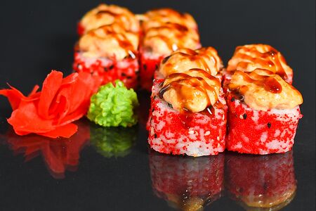 Ролл с лососем