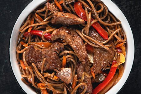 Соба с сочной говядиной