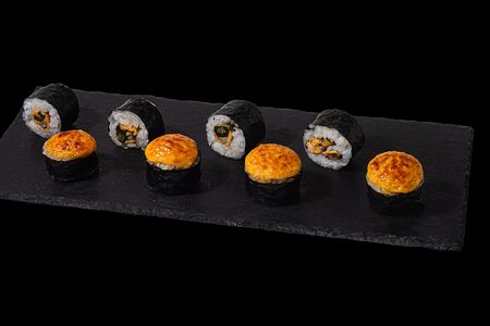 Ролл Горячая мидия