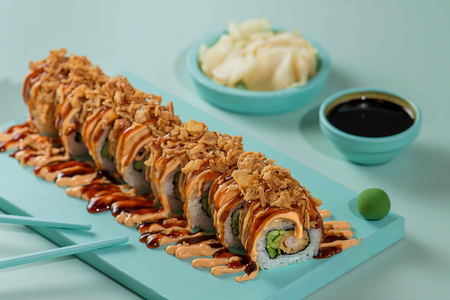 Well Roll с крабом и креветками