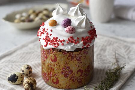 Кулич-бриошь с итальянскими апельсиновыми цукатами и изюмом