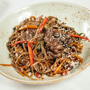 Гречневая лапша с говяжьей вырезкой