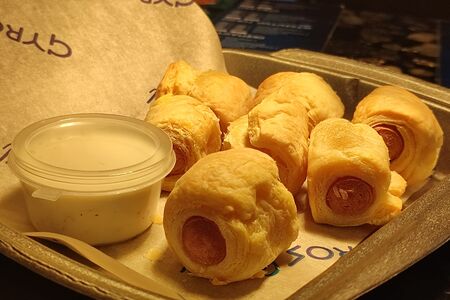 Мини роллы с сосиской