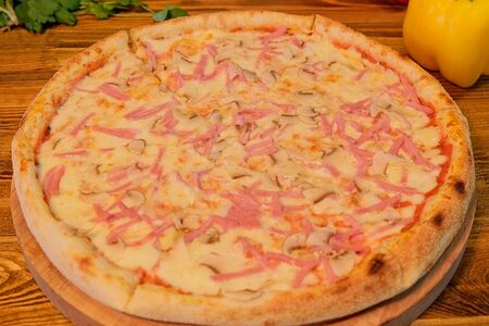 Пицца Ветчина и грибы