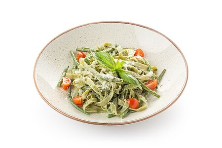 Зелёная паста с песто и пармезаном