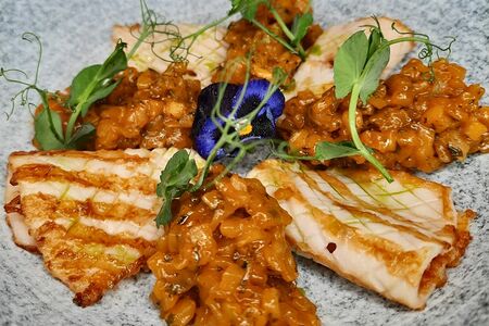 Кальмар с яблочным чатни