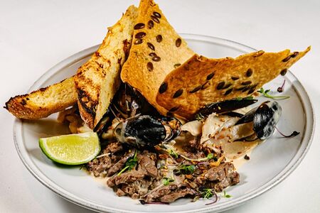 Стейк и море