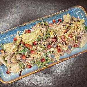 Салат с языком и жареными грибочками