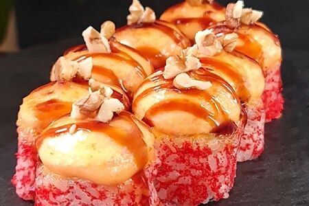 Запеченный ролл Yuzu с лососем