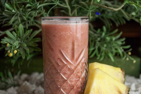 Смузи ананнас, груша, малина