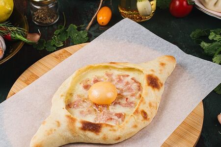 Хачапури Карбонара