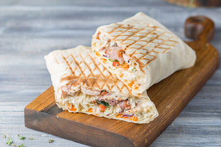 Шаурма со свининой в обычном лаваше