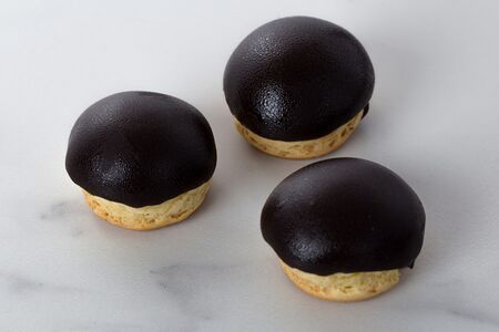 Профитроли шоколадные