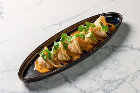 Гедза с креветкой и лоссосем